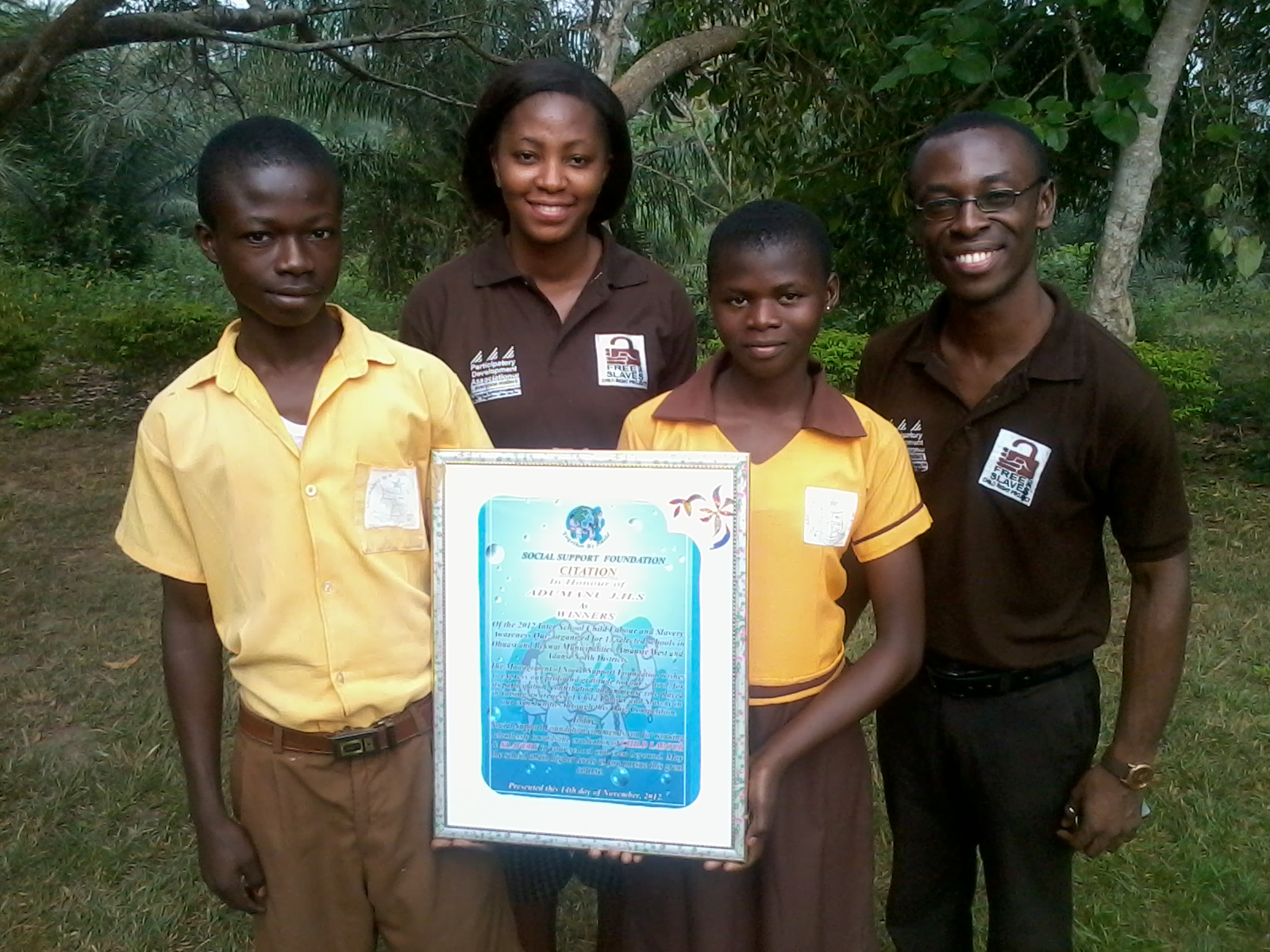 SSF staff with students from the winning school | SSF photo